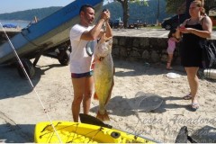 Angelo Neto com pescada amarela fisgada no Guaruja-SP