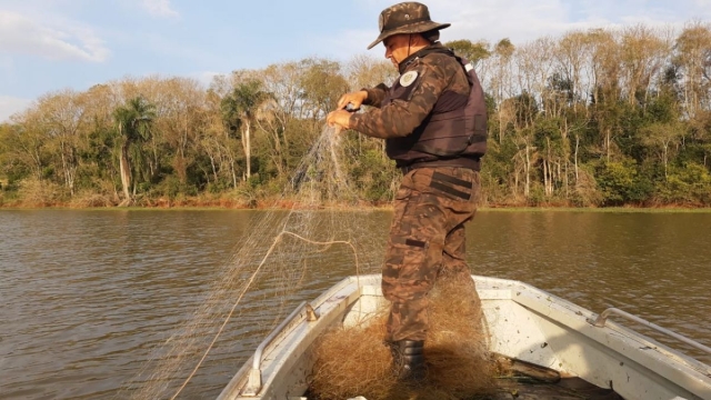 Batalhão Ambiental flagra pesca ilegal durante operação de combate a pesca predatória no RS