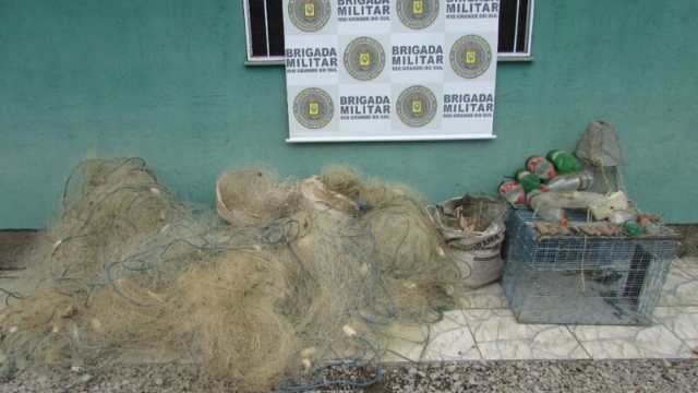 Batalhão Ambiental flagra pesca ilegal no Rio das Antas, em Bento Gonçalves (RS)