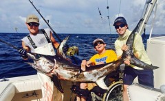 Cadeirante fisga espadaste em pescaria na Florida-USA