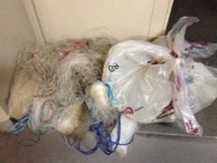 Cinco tarrafas estão entre objetos apreendidos em Porto Ferreira (Foto: Luis Corvini Filho/EPTV)