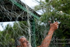 Fiscais apreendem barcos e redes em Florianopolis-SC