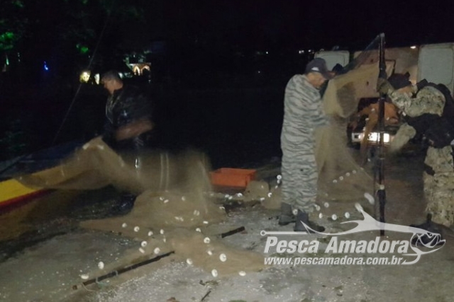 PMA apreendeu cerca de 500m² de redes de pesca na Lagoa de Araruama em Cabo Frio-RJ