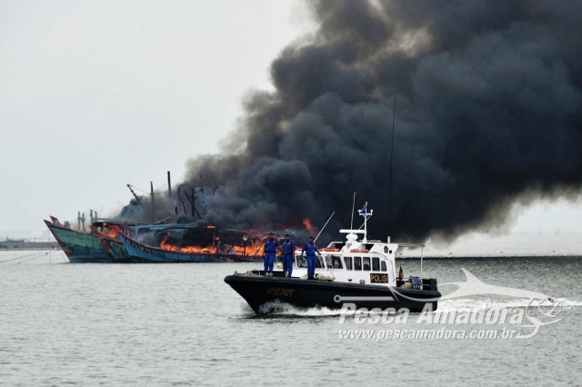 Indonésia destrói 81 barcos que praticavam pesca ilegal no país