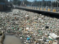 Lixo acumulado em Igarapes em Manaus-AM 03