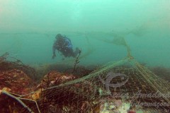 Materiais de pesca descartados no oceano - Lixo marinho - Pesca Fantasma 3