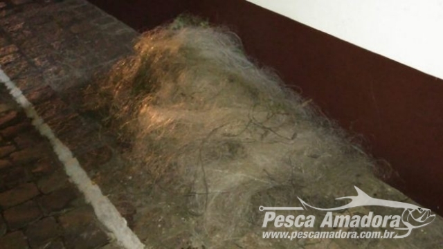 PM apreende 500 metros de redes no Rio Iguaçu em União da Vitória (PR)