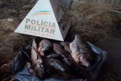 PM apreende redes e pescado ilegal na Lagoa Grande em Formiga-MG