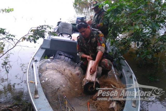 PMA apreende 1 km de redes de pesca, três espinhéis e 192 anzóis de galho em MS