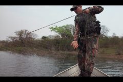 pma-apreende-1-000-metros-de-redes-100-metros-de-espinheis-62-anzois-de-galho-e-solta-17-kg-de-pescado-em-ms-2