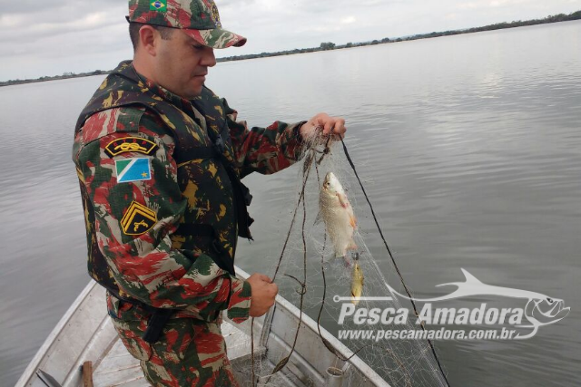 PMA apreende 200 metros de redes durante fiscalização no Rio Baía em MS