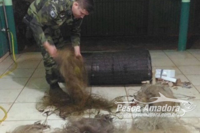 PMA apreende 380 metros de redes durante patrulhamento no Rio Jacutinga no PR