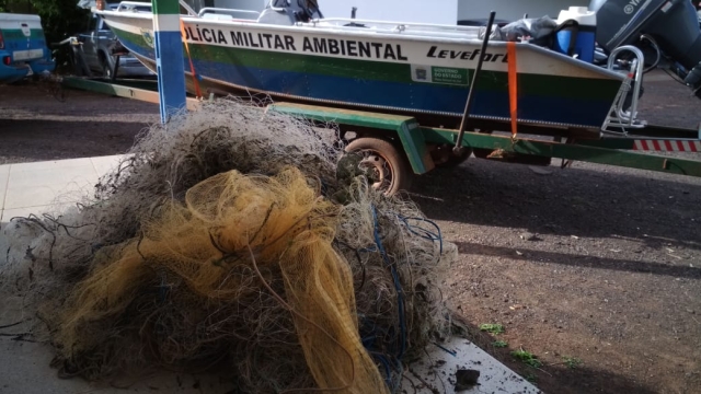 PMA apreende 400 metros de redes no Rio Paraná em Eldorado (MS)