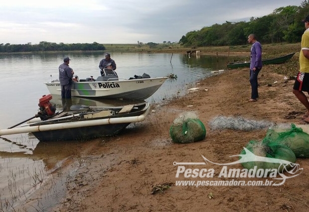 PMA apreende 5 mil metros de redes, 100 kg de pescado e autua 11 homens por pesca ilegal no Rio Tietê no interior de SP