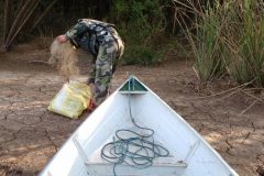 pma-apreende-cinco-redes-e-120-metros-de-espinhel-no-rio-das-almas-pr