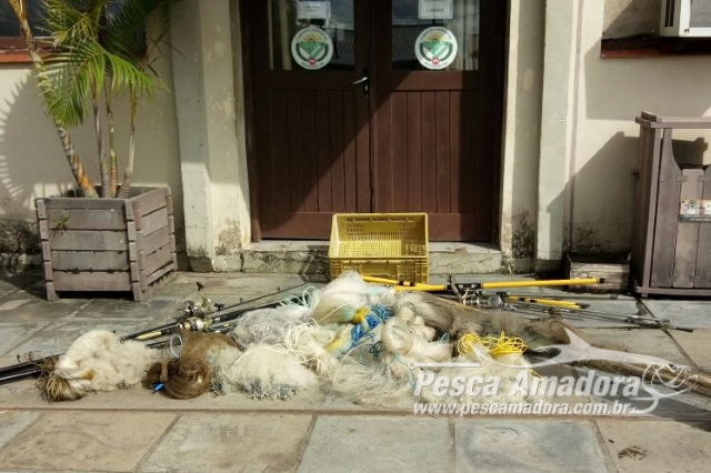 PMA apreende material predatório e autua seis pessoas por pesca ilegal no Rio Tramandai-RS