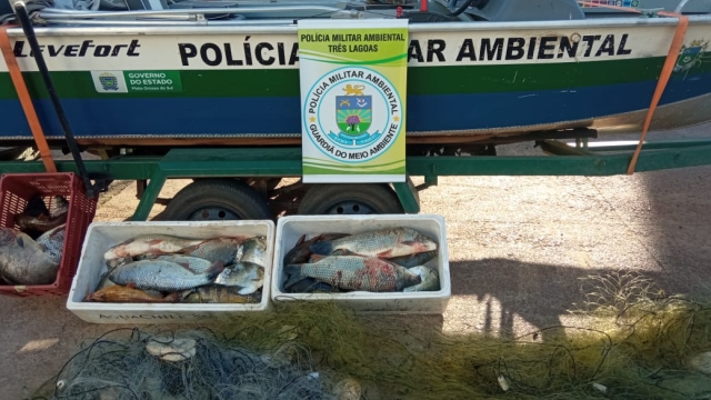 PMA apreende pescado ilegal e redes de pesca próximo a barragem de usina no Rio Paraná em MS