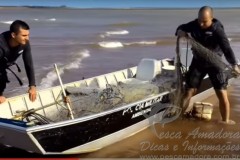 PMA apreende rede de pesca em local proibido no litoral de Linhares-ES