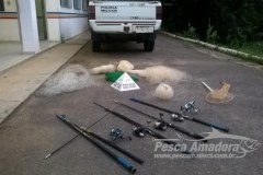 PMA apreende redes de pesca no Rio Muriae MG