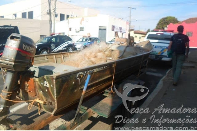 PMA apreende redes e barco utilizados na pesca predatória em Goiás