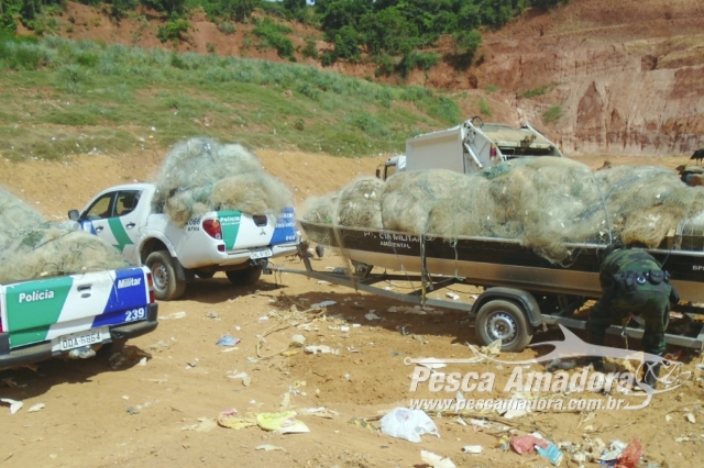 PMA destrói materiais ilegais apreendidos durante fiscalização em Colatina-ES