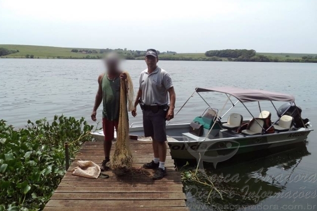 PMA flagra pesca ilegal e apreende tarrafa no Rio Tietê em Arealva-SP