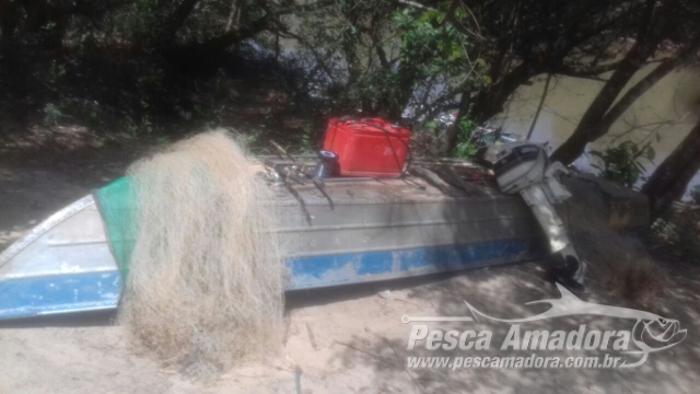 PMA flagra pesca ilegal  e apreende tarrafas no Rio Aguapeí  em Adamantina (SP)
