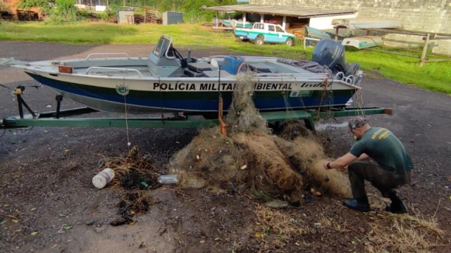 PMA flagra pesca ilegal em quatro rios e apreende 71 redes de pesca em MS