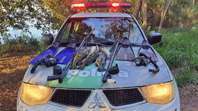 PMA flagra pesca ilegal no reservatório da Usina Hidrelétrica de Sérgio Mota em Rosana (SP)