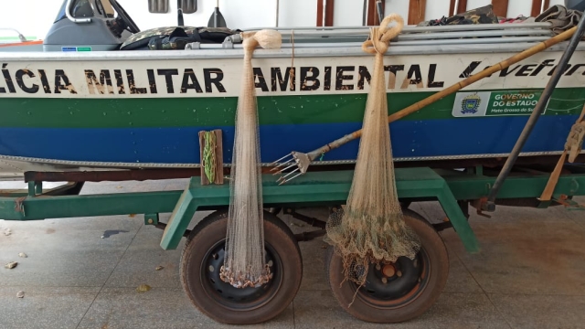PMA prende dois pescadores amadores pescando com petrechos ilegais no Rio Amambai (MS)