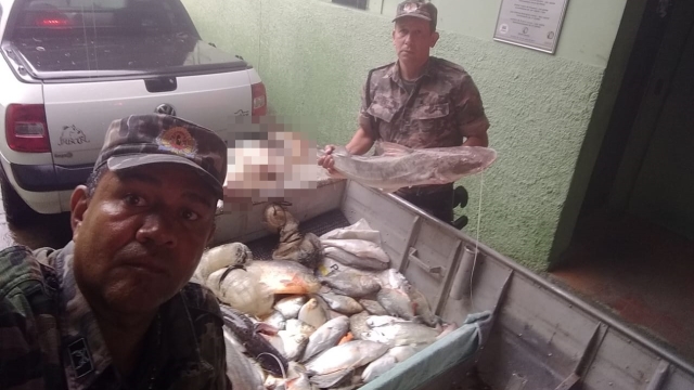 PMA prende pai e filho por caça e pesca ilegal em Aruanã (GO)