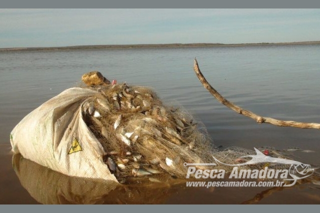 PMA realiza operação para coibir a pesca predatória na Lagoa de Parnaguá no Piauí