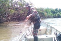 pma-recolhe-redes-anzol-de-galho-e-autua-pescador-por-pescar-sem-licenca-no-ms