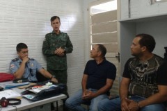 Pescadores vao ate a PMA de Manaus cobrar uma posicao sobre o video no Rio Apuau