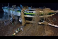 Policia Ambiental Forca Verde apreende 227 m de redes o lago Salto Santiago-PR