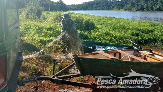 Polícia Ambiental flagra pesca ilegal no Rio São Francisco em Toledo (PR)