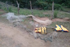 Policia Militar apreende redes de pesca em Sao Sebastiao do Alto-RJ