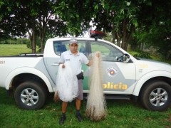Redes de pesca apreendido pela PMA no rio Parana