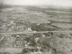 Nesta imagem, o rio Pinheiros na altura da ponte Cidade Jardim, na década de 30.
