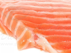 Salmao de cultivo vendido no Brasil é colorido artificialmente