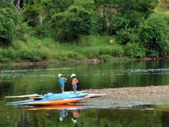 Sofia e Heloísa participaram de arrastão ecológico em Piracicaba (Foto: Fernanda Zanetti/G1)