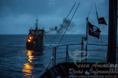 Thunder navio pirata de pesca ilegal sendo perseguido em Sao Tome e Principe