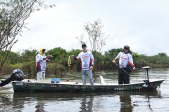 torneio-de-pesca-alia-preservacao-ao-esporte-e-retira-2t-de-lixo-no-rio-negro-am