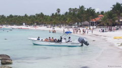 Turistas no segundo maior recife do mundo