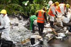 Vazamento de oleoduto no Peru polui dois rios da Amazonia