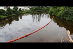 Vazamento de petroleo da Transpetro atinge rio Cubatao na Baixada Santista