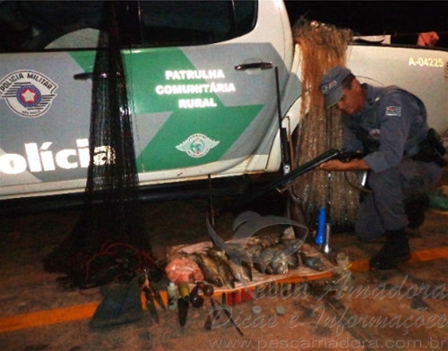 PMA prende três com armas, peixe e carne de jacaré no interior de SP