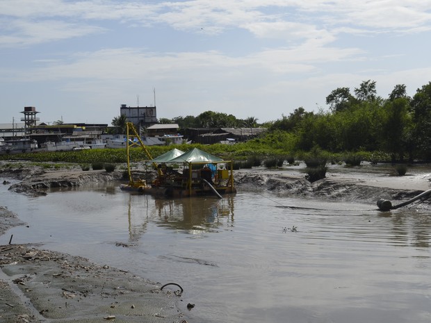 Assoreamento em igarapé dificulta trabalho de pescadores no AP