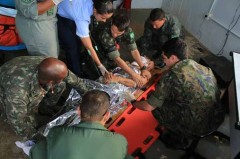 vitima sendo socorrida em acidente em barcelos